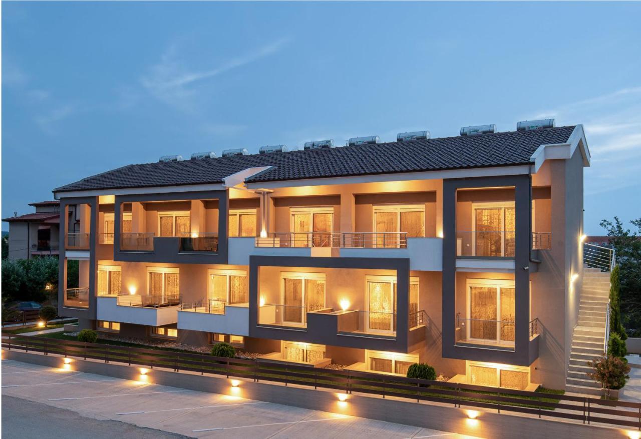 Sithonia Suites Luxury 2 Beds Studio, Semi-Ground Floor Νικήτη Εξωτερικό φωτογραφία